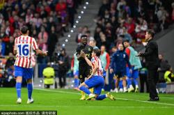 麻将胡了技巧-伯纳烏(wū)再現(xiàn)Siu庆祝！NFL西班牙(yá)赛，球员与伯纳烏(wū)球迷(mí)激情同Siu