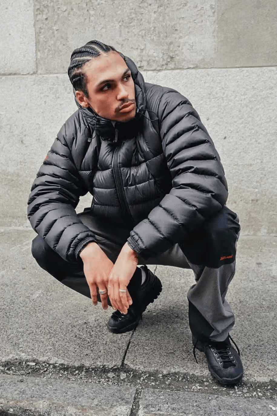 Balenciaga发布橄榄球系列