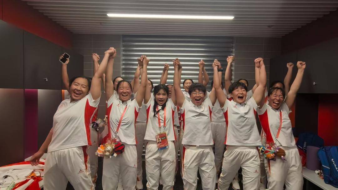 青神橄榄球队代表四川夺全运会铜牌