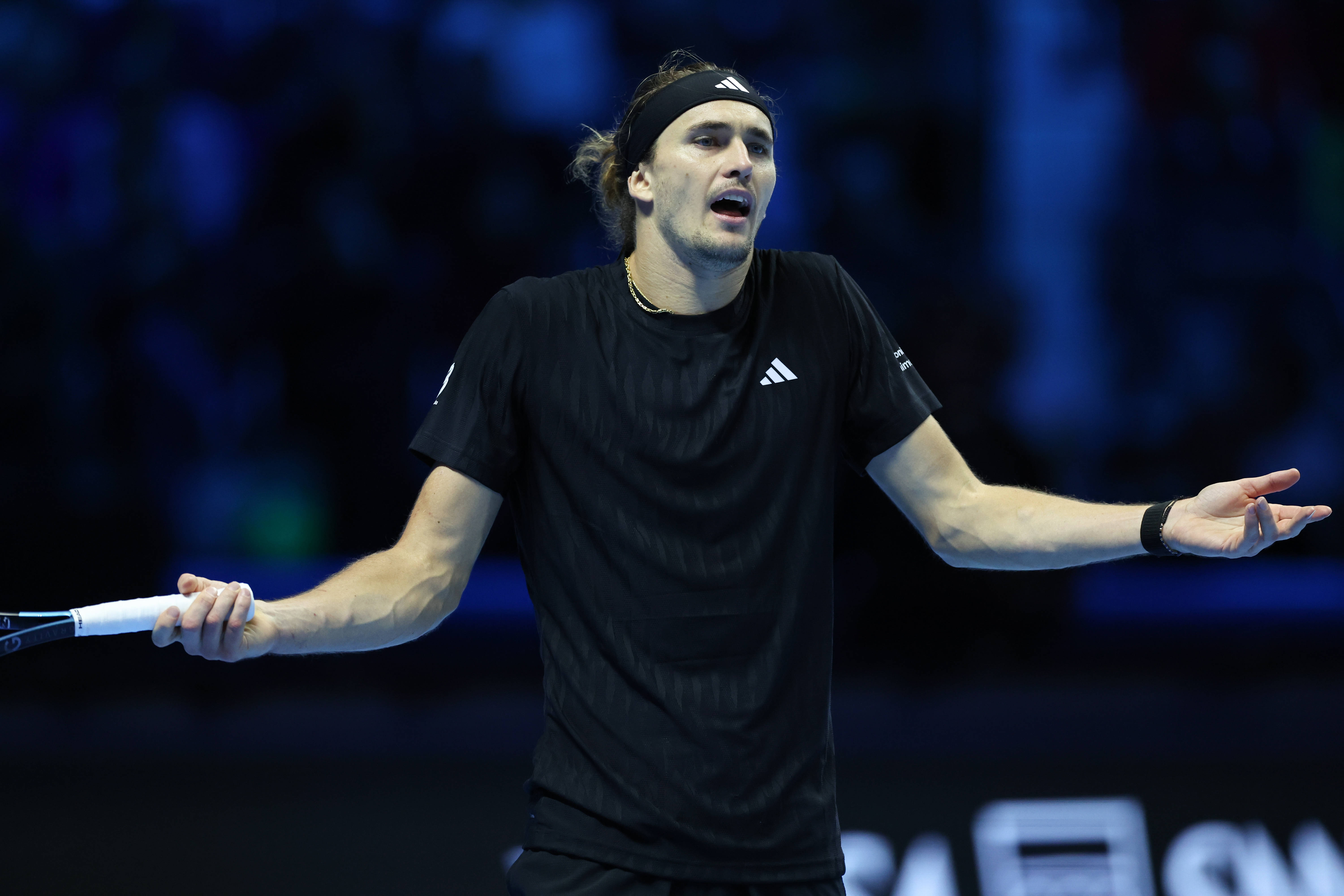 （体育）网球——ATP年终总决赛：奥热-阿利亚西姆胜兹韦列夫