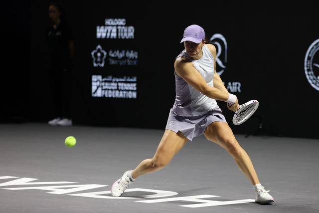 网球|WTA年终总决赛：斯维亚特克胜凯斯