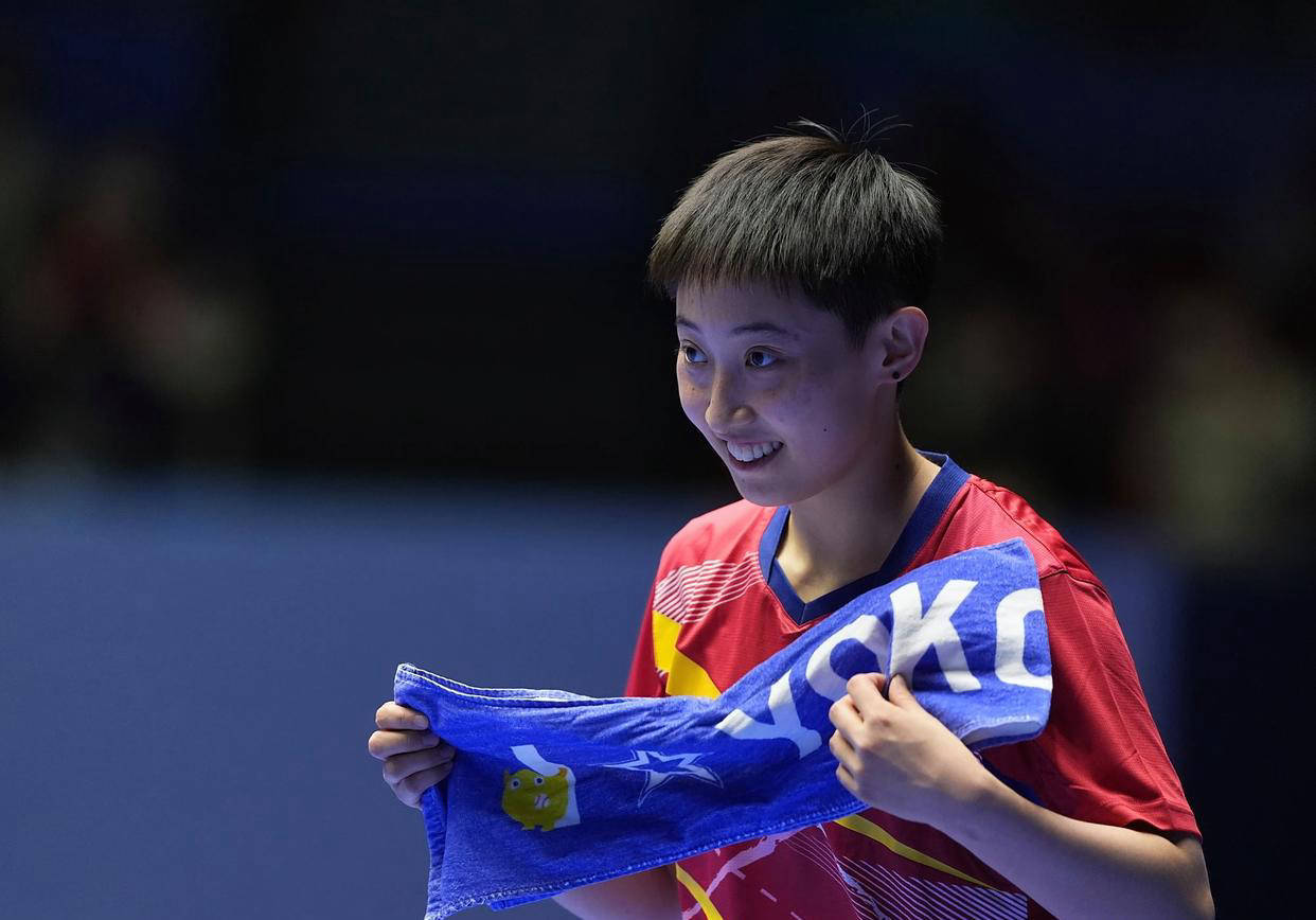 16强诞生！全运会乒乓球比赛战报：王曼昱险遭逆转，陈梦4-0速胜