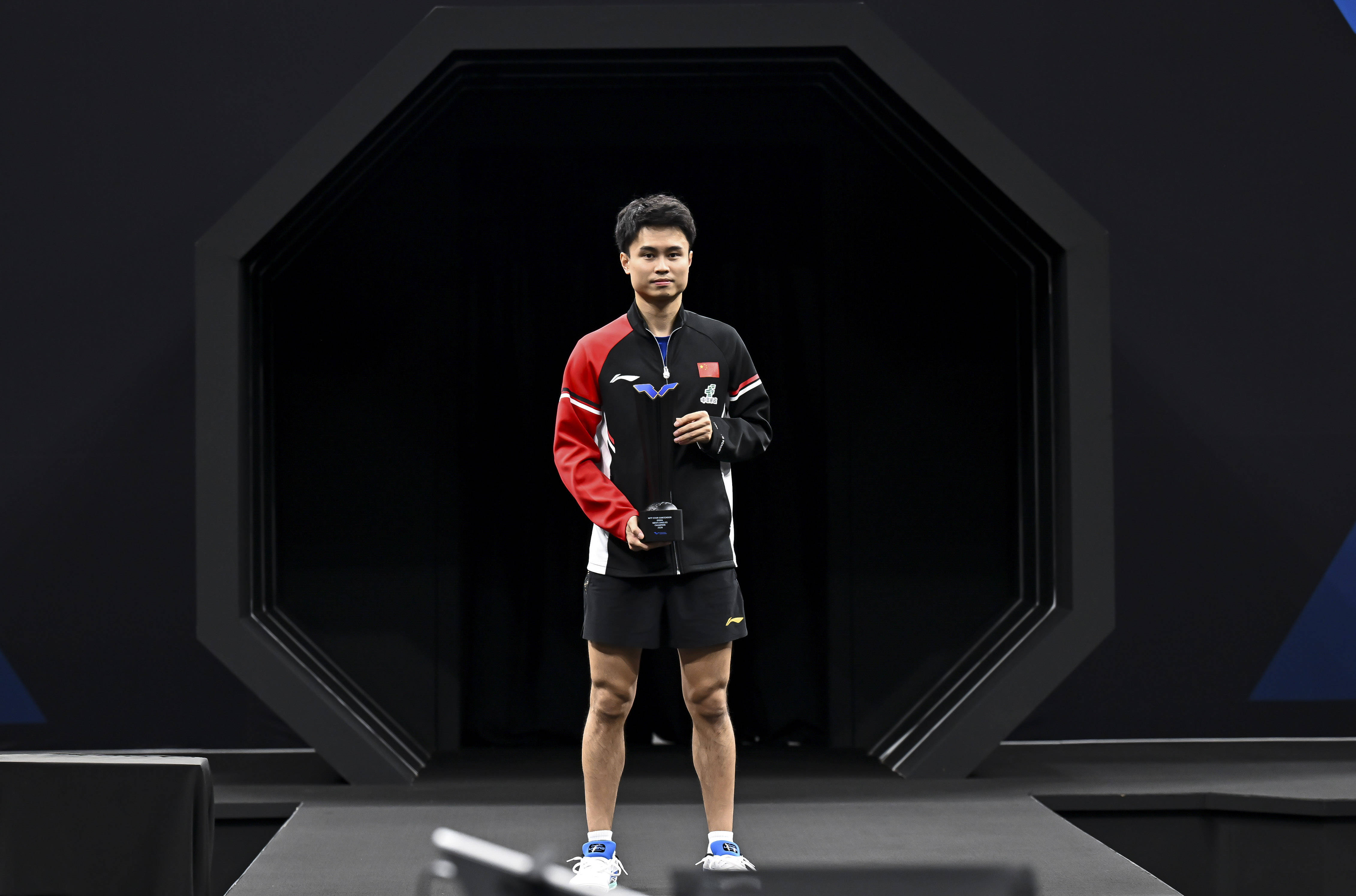 （体育）乒乓球——WTT球星挑战赛多哈站：周启豪夺得男单冠军