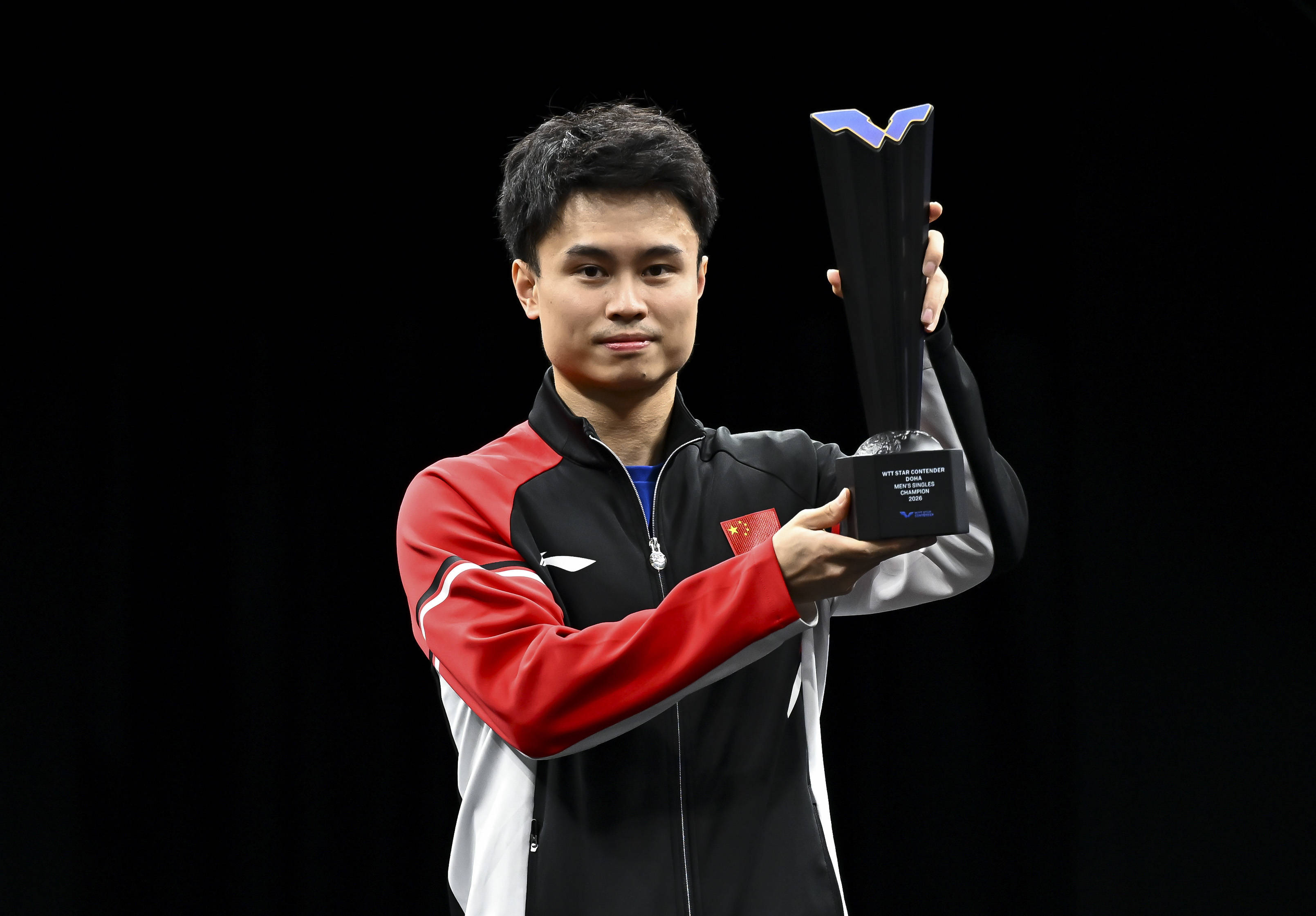 （体育）乒乓球——WTT球星挑战赛多哈站：周启豪夺得男单冠军