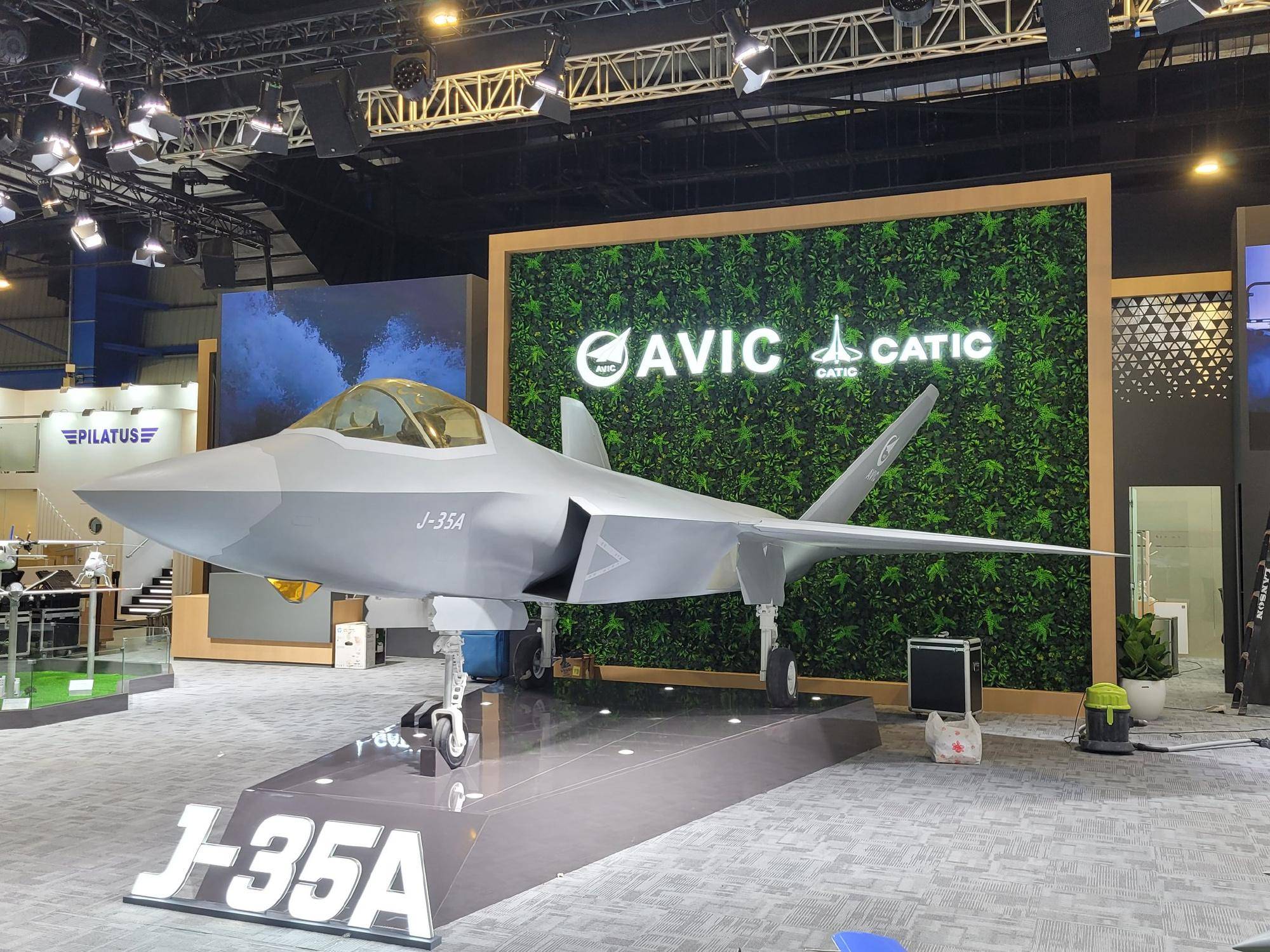 美国军火商不装了：如果中国歼-35真装了涡扇19，将是F-35的噩梦