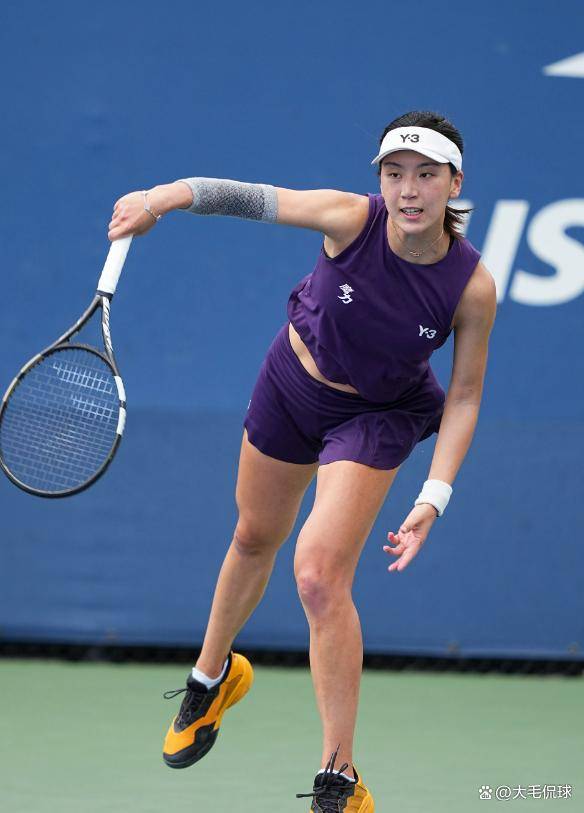 网球女单16强诞生，郑钦文硬抗17个破发点，王欣瑜遗憾淘汰